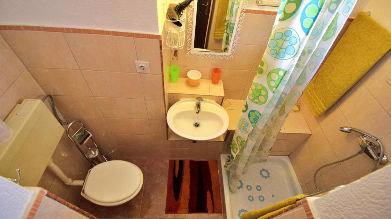 Seaside Apartment Омиш Экстерьер фото