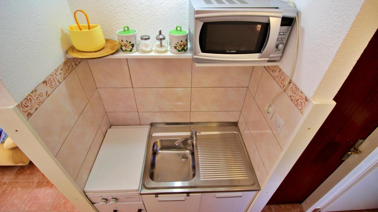 Seaside Apartment Омиш Экстерьер фото